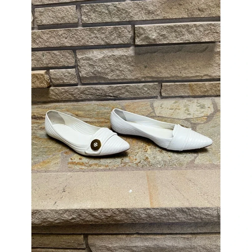Tory Burch pointed-toe Stiched Gold Tone Logo flats white leather size 8